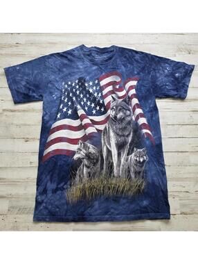 Vintage The Mountain American Flag Wolf Pack Graphic T Shirt Adult Size MED